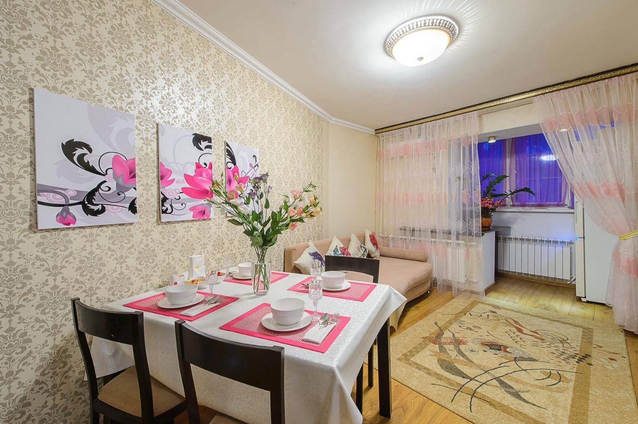 Золотой Квадрат Шевченко 75 Apartment Almaty Bagian luar foto