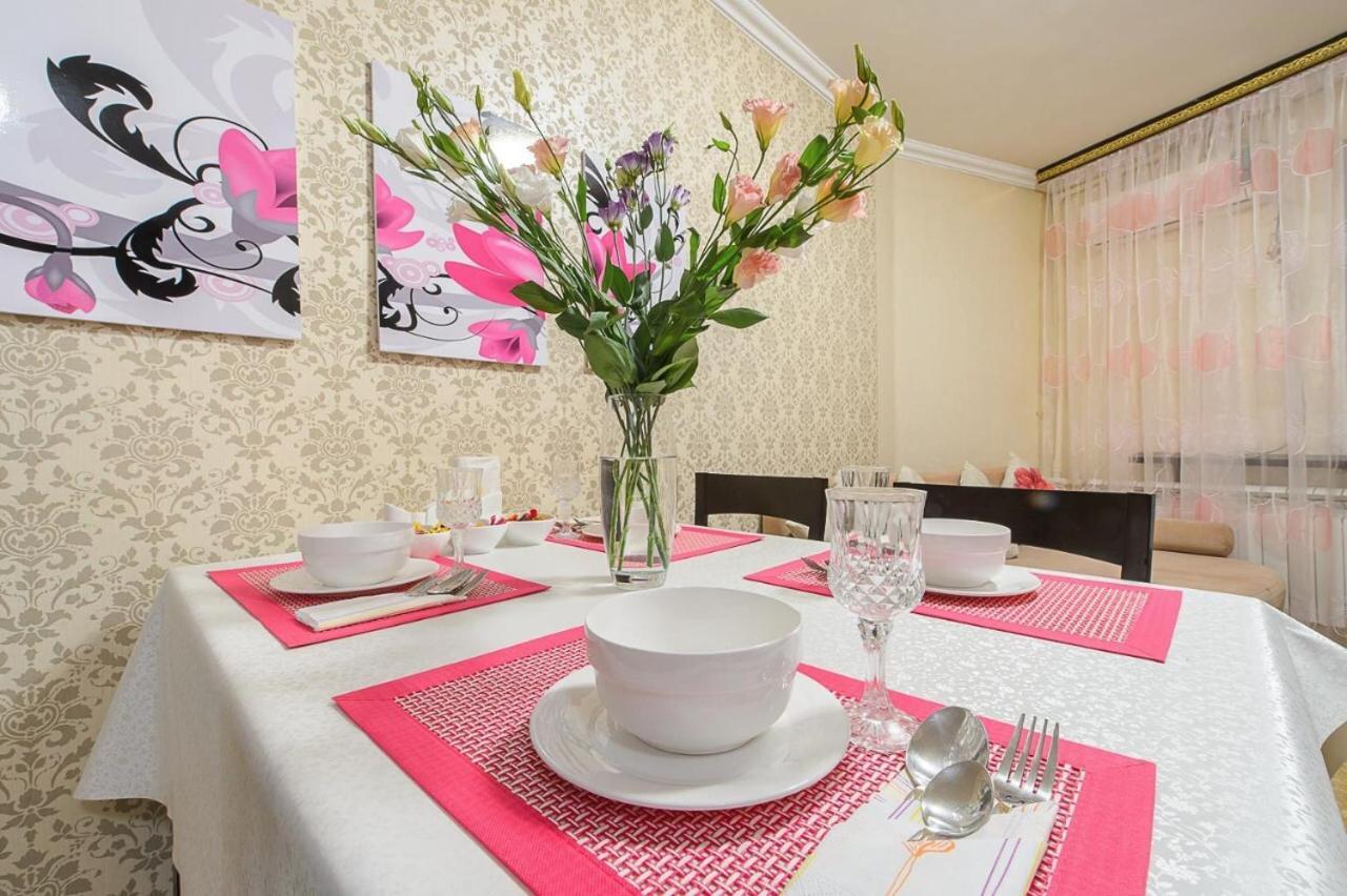 Золотой Квадрат Шевченко 75 Apartment Almaty Bagian luar foto