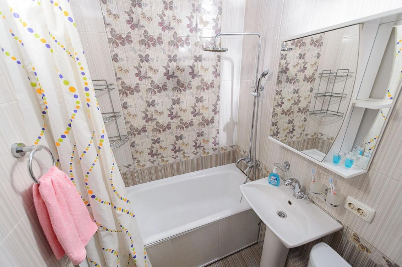 Золотой Квадрат Шевченко 75 Apartment Almaty Bagian luar foto